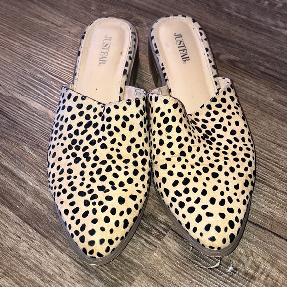 JusrFab Women’s Destinee Mule- Cheetah - Picture 2 of 3